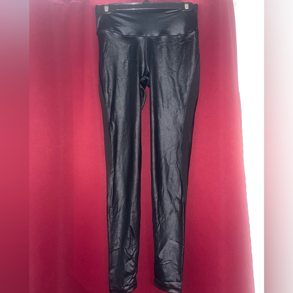 SOLD Victoria Secret Sport Leggings
